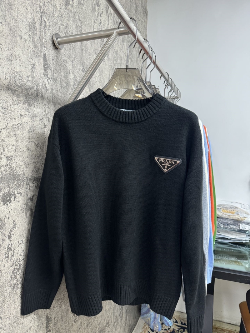 Pra*a sweater